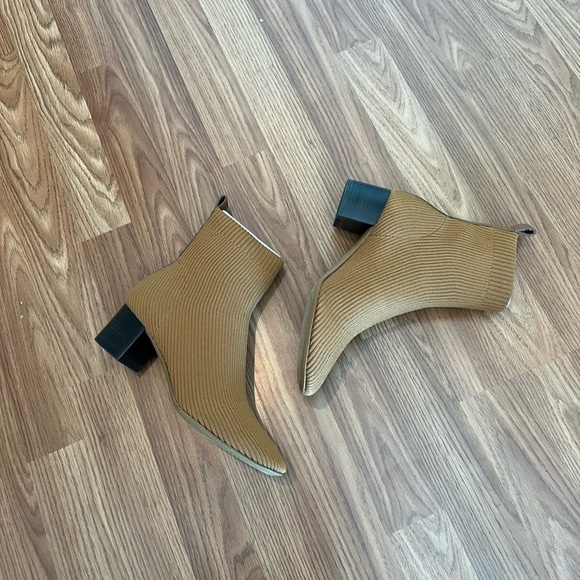 Everlane Toffee Knit Glove Boot - Picture 8 of 16